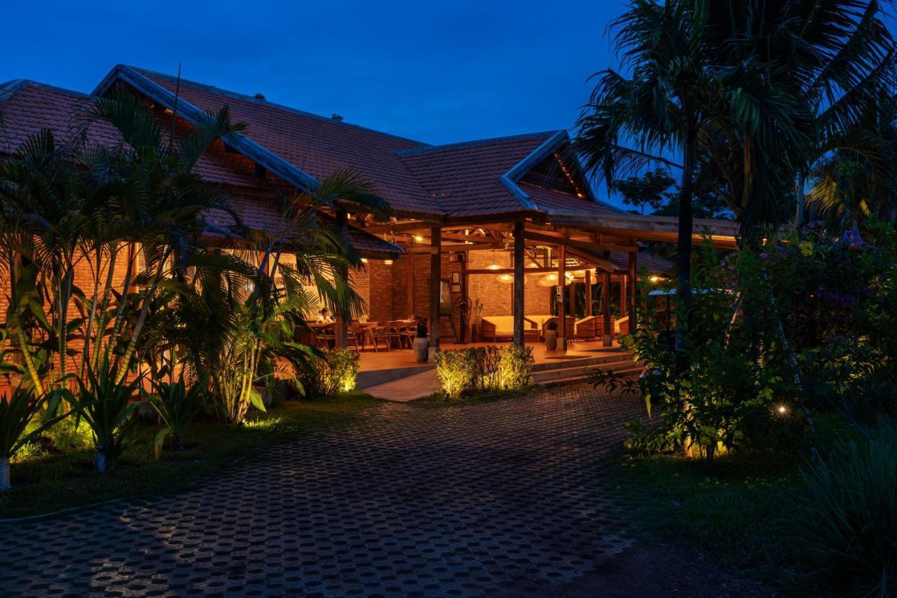 Farmhouse Resort & Spa Sameakki Mean Chey Exteriör bild